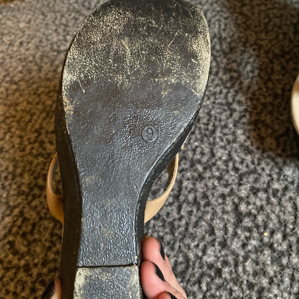 Dolce Vita Women's Black and Cream Embellished Sandals - Picture 4 of 10